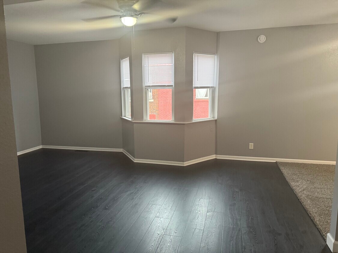 Foto principal - 524 E Grand Ave