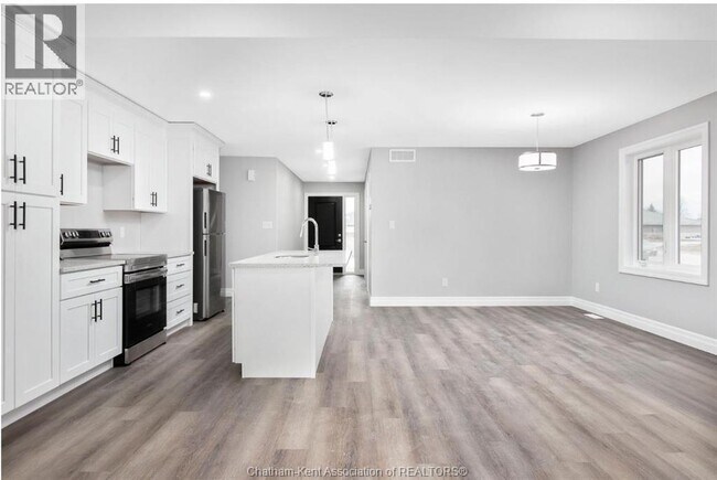 Photo du bâtiment - 102 Kerr Ave