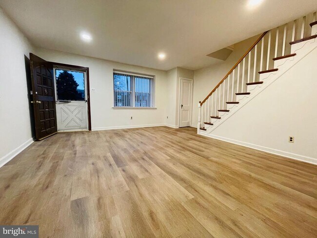 Foto del edificio - 2129 Longshore Ave