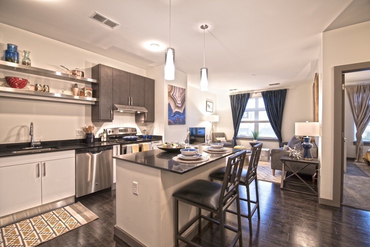 Spacious layouts with oversized windows - Alister Deco