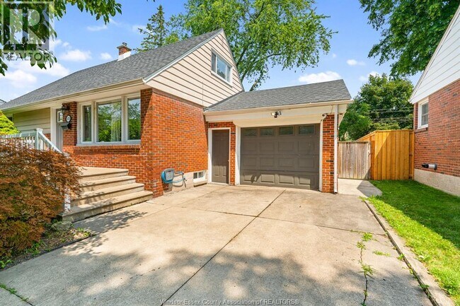 Building Photo - 3070 Dandurand Ave