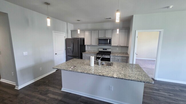 Building Photo - 506 Hogwart Ln