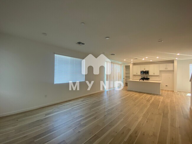 Building Photo - 3960 Valance Way