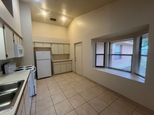Building Photo - 10413 Cresto Delsol Cir