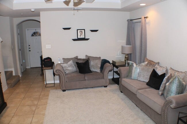 Living room - 4923 Flipper Dr