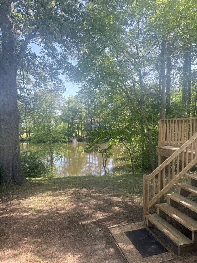 Building Photo - Spacious Lake View/Access Home in Chesterfield!