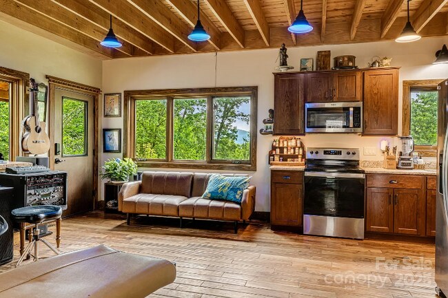 Foto del edificio - 41 Dillingham Ests Trl