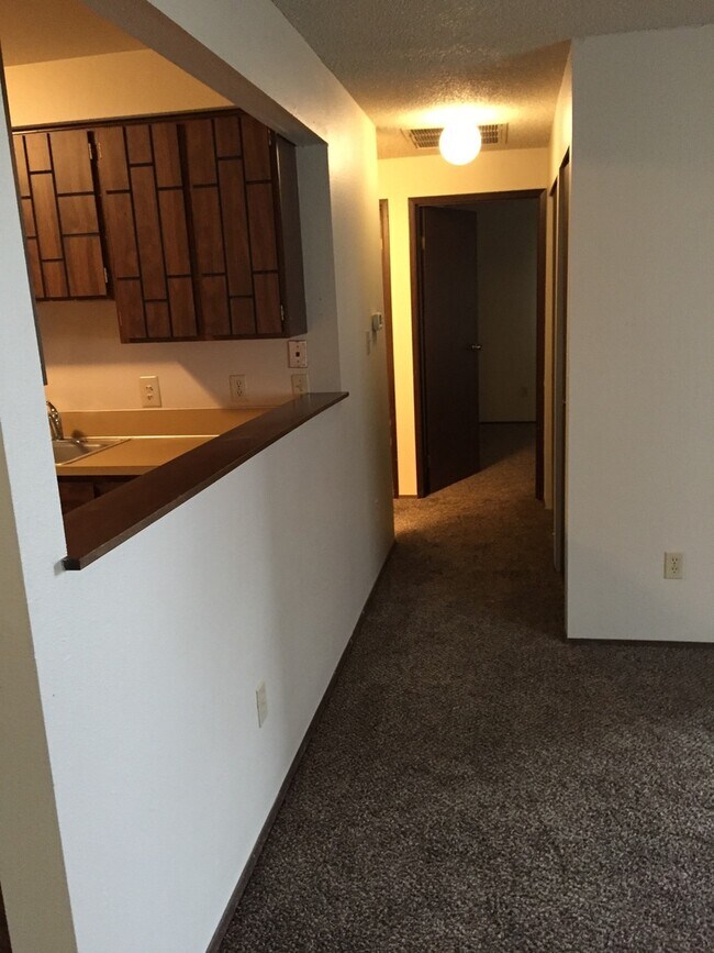 Building Photo - 1205 W Ivy Ave