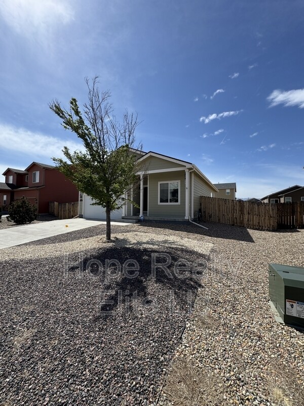 Building Photo - 6672 Kearsarge Dr