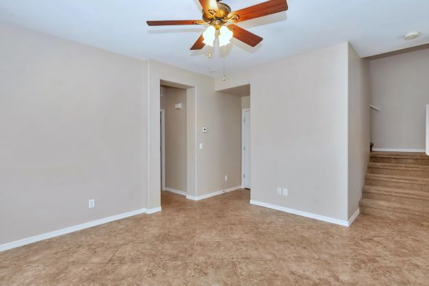 Foto del edificio - "Spacious 4-Bed Townhouse Oasis in Anthem – Modern Comfort Awaits!"
