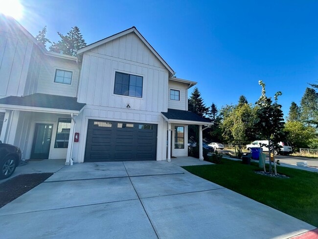 Building Photo - Townhome Available in Vancouver, WA!! MOVE...