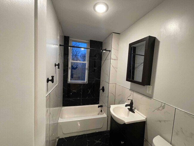 Foto del edificio - 308 Clerk St