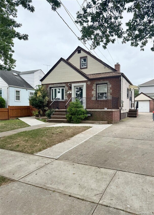 Foto principal - 166 Belmont Blvd