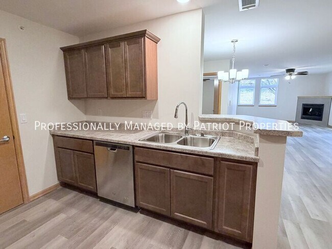 Foto del edificio - 8206 Starr Grass Dr