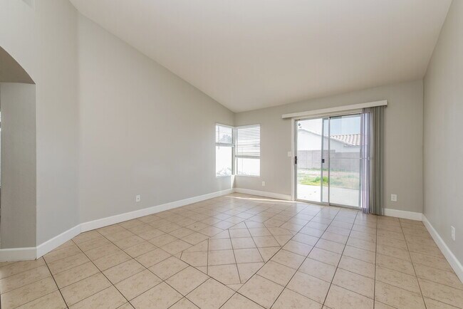 Foto del edificio - 5004 Crystal Breeze Ln