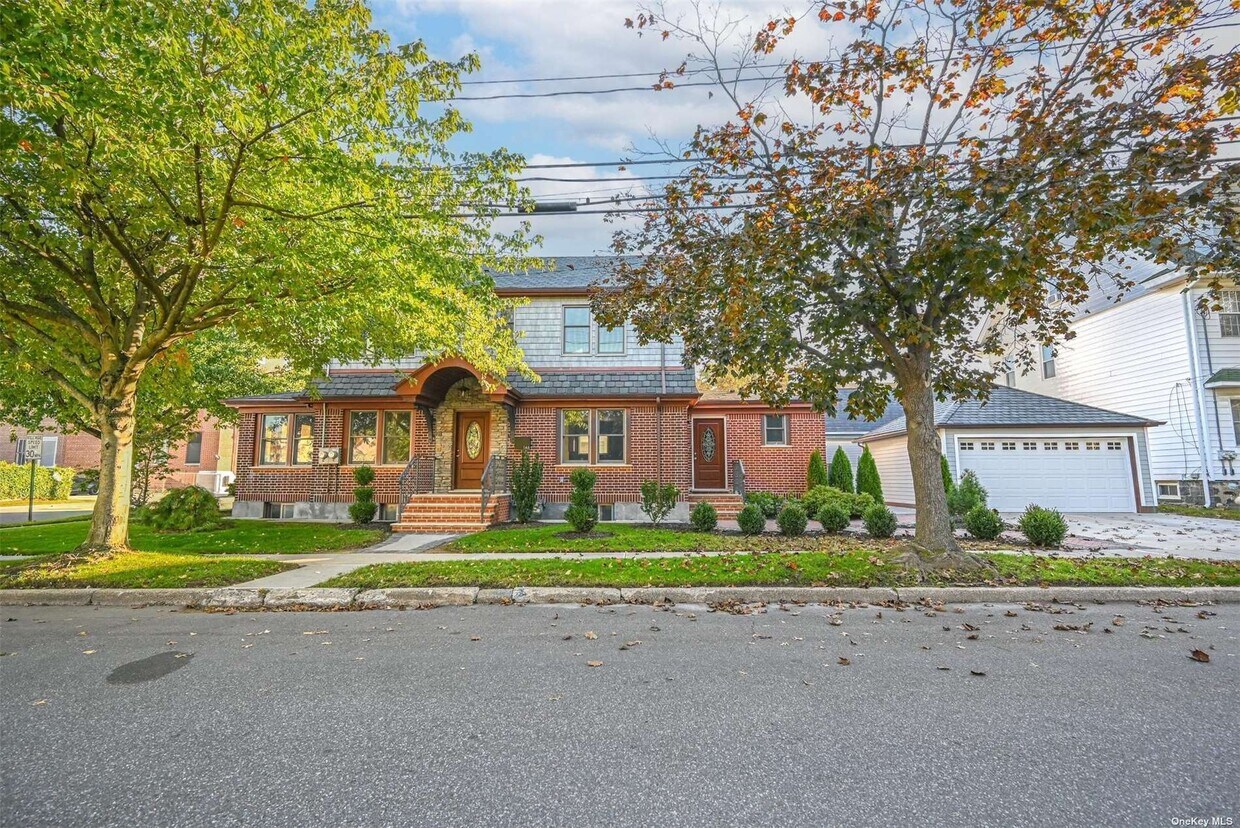 146 Lowell Ave Unit 2nd, Floral Park, NY 11001 Room for Rent in Floral Park, NY