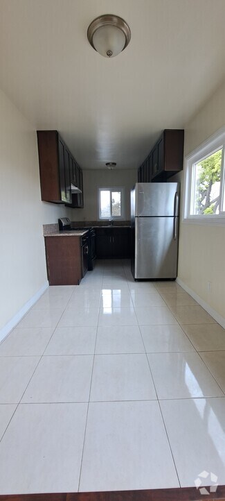 Building Photo - 1340 W 85th St