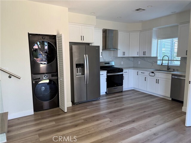 Foto del edificio - 9585 Woodale Ave