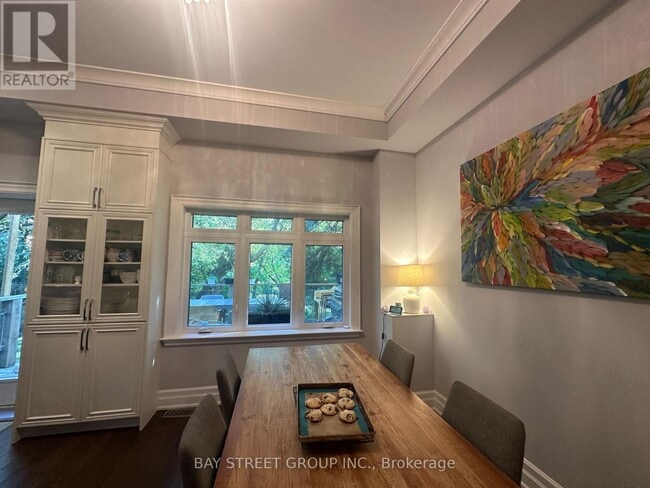 Photo du bâtiment - 128 Thompson Ave