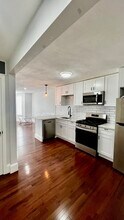 Building Photo - 397 Chelsea St