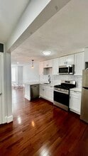 Building Photo - 397 Chelsea St