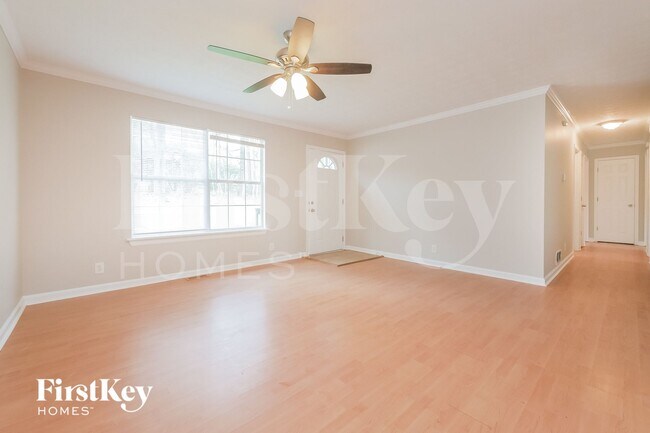 Foto del edificio - 671 Rocky Point Rd