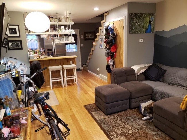 Building Photo - 1 br, 1 bath Townhome - 8821 W Floyd Avenue