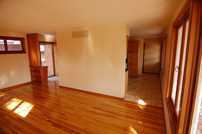 Building Photo - 1408 S Grove St