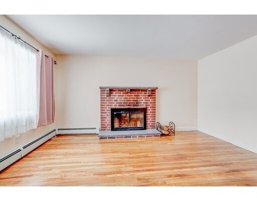 Building Photo - 15 White Pine Dr