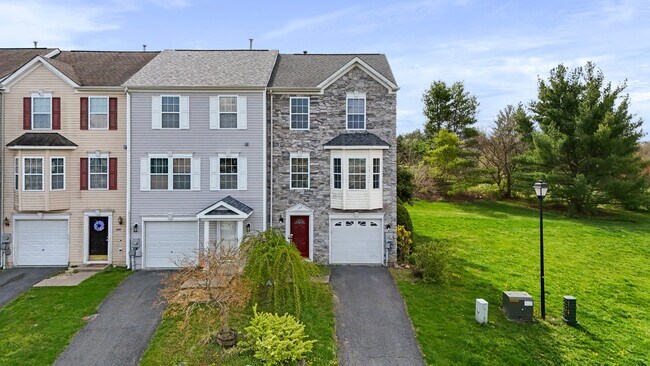 Building Photo - 164 Dunrobin Dr