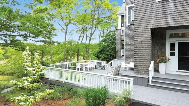 Building Photo - 17 Bourne Point Rd