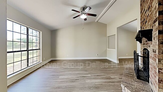 Building Photo - 425 Rainier St