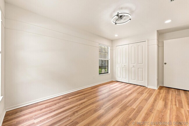 Building Photo - 10798 Cypress Bend Dr