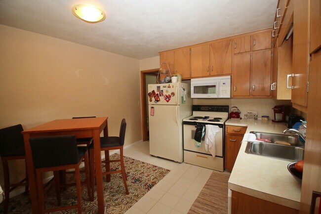 Foto del edificio - 2321 Burnett Ave