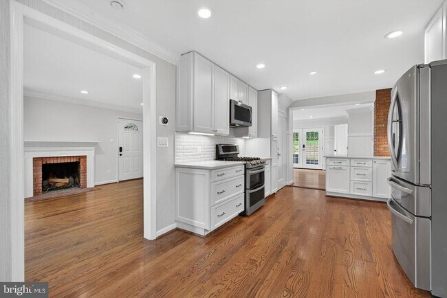 Foto del edificio - 3004 Marshall St