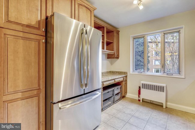 Foto del edificio - 5301 Westbard Cir