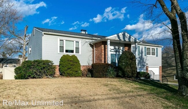 Building Photo - 3 br, 2.5 bath House - 25 Clemson Rd