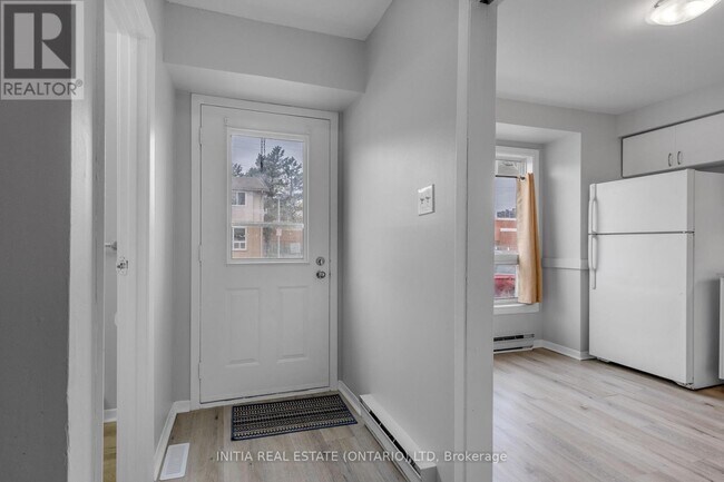 Photo du bâtiment - 550 Second St