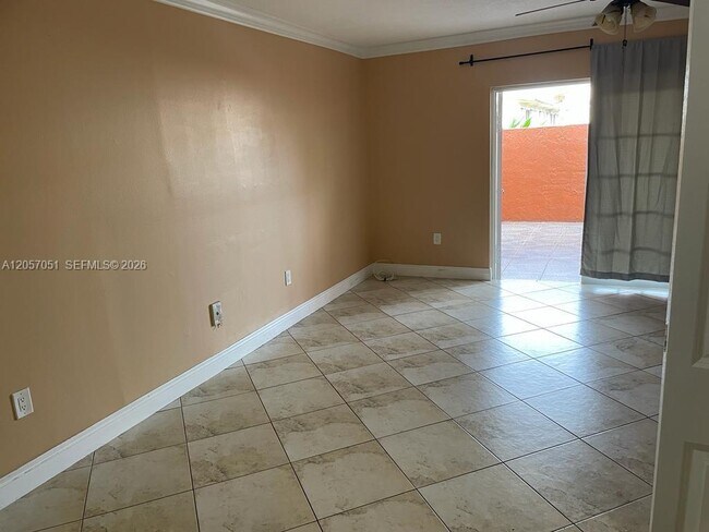 Foto del edificio - 10851 SW 6th St