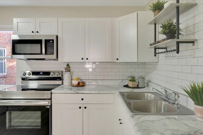 Building Photo - 2641 Keokuk St