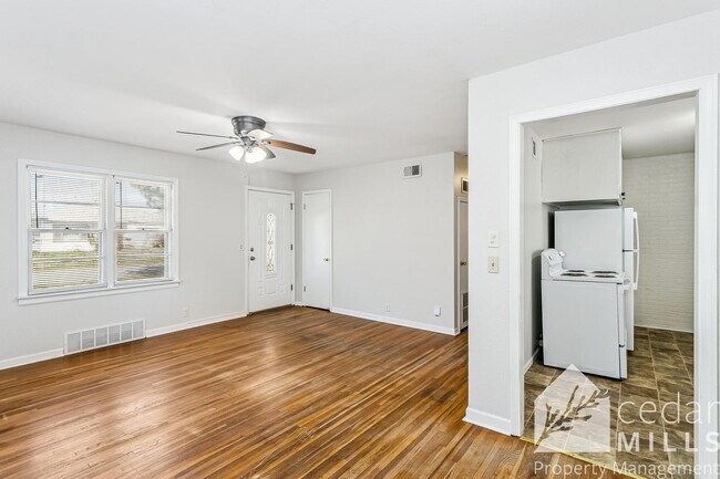 Foto del edificio - 3 Bedroom in South Wichita with Oversized Garage