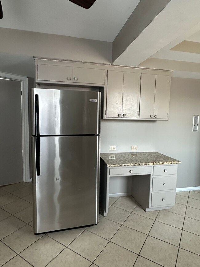 Foto del edificio - 6011 W Gunnison St