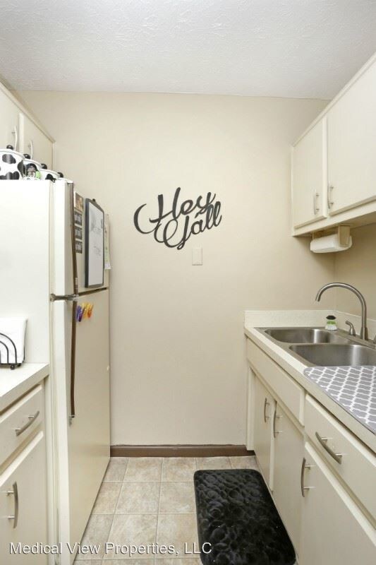 Building Photo - 2 br, 1 bath Apartment - 171 Gazette Avenue