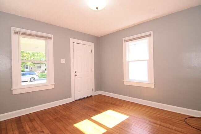 Photo - Lovely Speedway Bungalow House