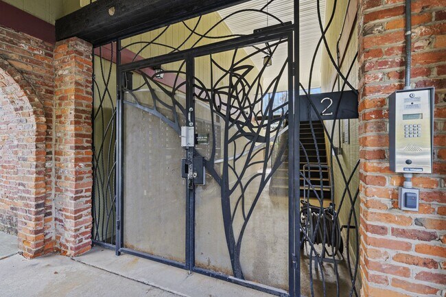 Foto del edificio - PRICE DROP! Downtown Durham! 1bd/1ba Trini...