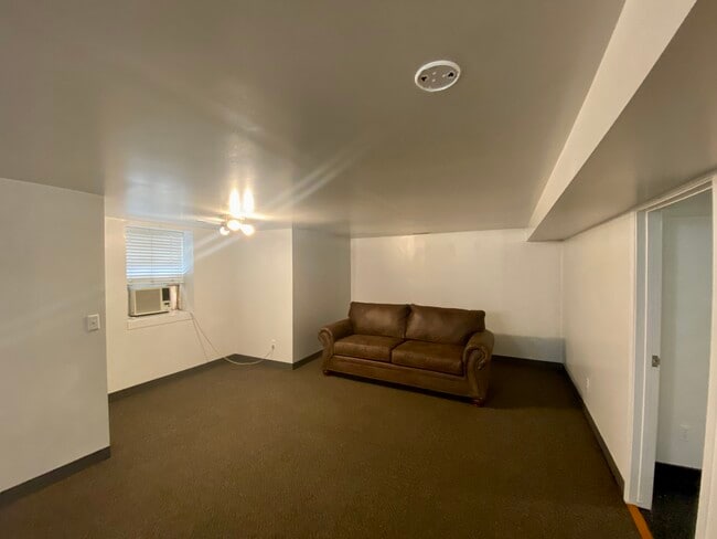 Living room - 249 S Douglas St