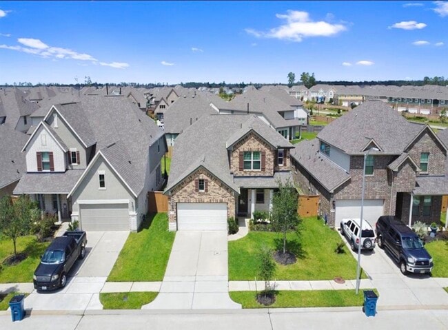 Foto del edificio - 15647 Baronial Castle Dr