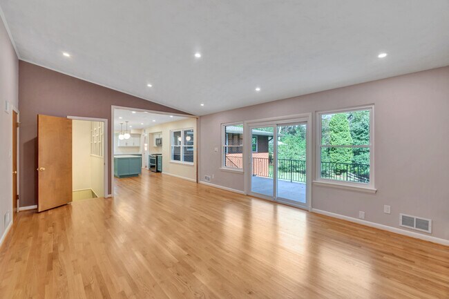 Building Photo - 90 Quaint Acres Dr