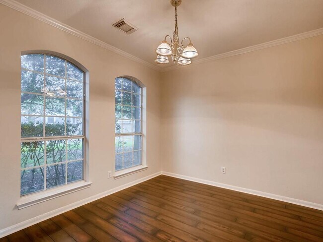 Foto del edificio - 13227 Armaga Springs Rd