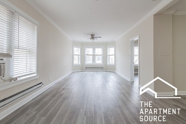 Photo - 648 W Roscoe St Apartment